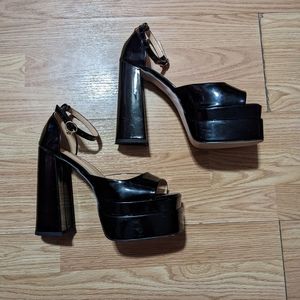 Wet Kiss Black Platform Heels 9.5 Trendy Charm Ankle Strap